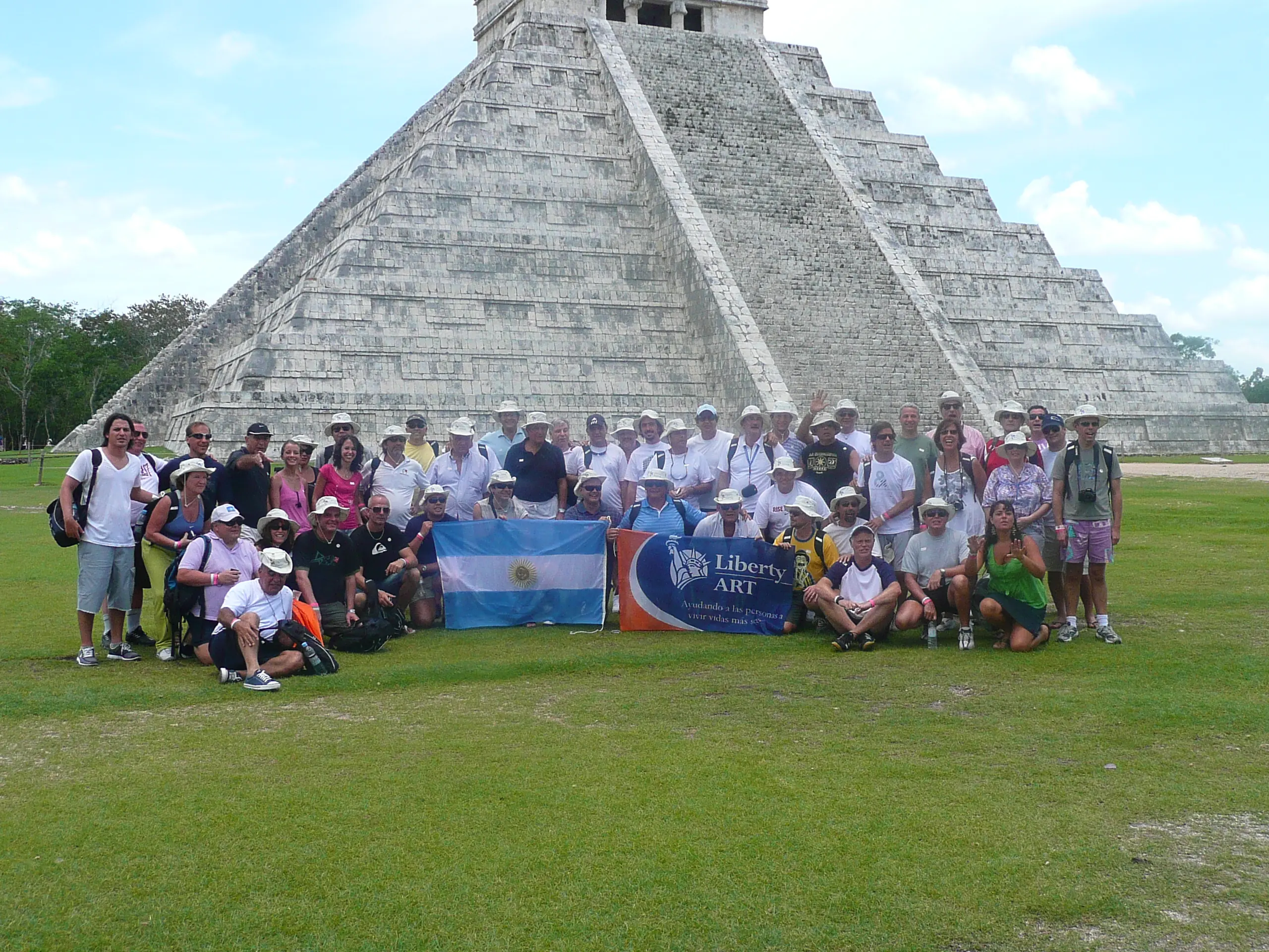 Grupo de incentivo de Liberty Seguros en Chichén Itzá, México